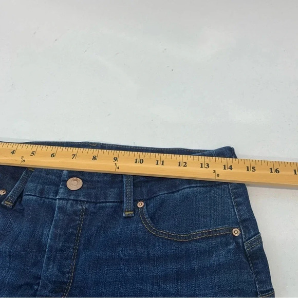 Chicos 0 Jeans Woman 4 Crop Mid Rise Blue Dark Wash Stretch Straight Classic - Picture 9 of 11